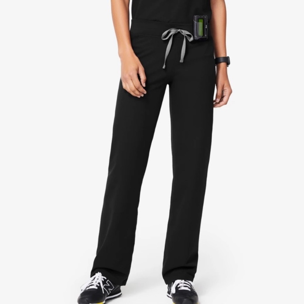Figs Livingston woman’s scrub pants- xs black